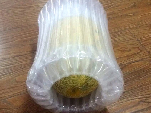 װ